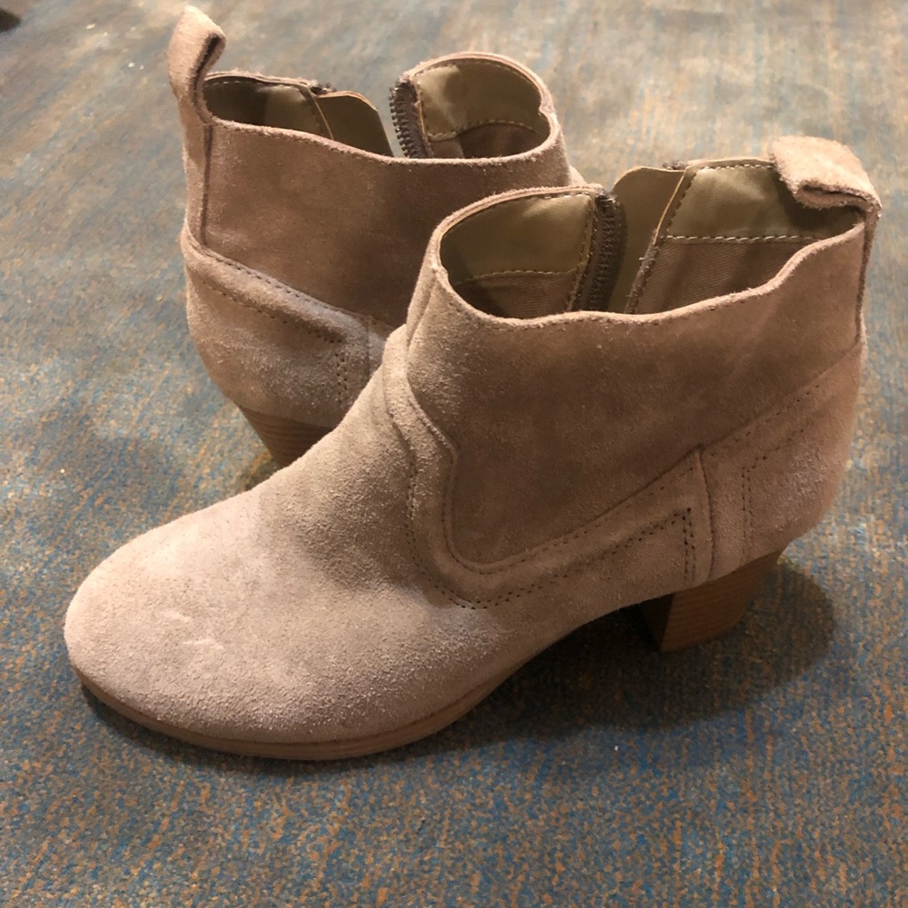 • Mossimo booties •